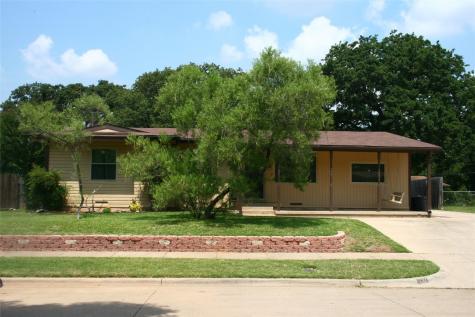 537 Buena Vista Drive Hurst TX 76053