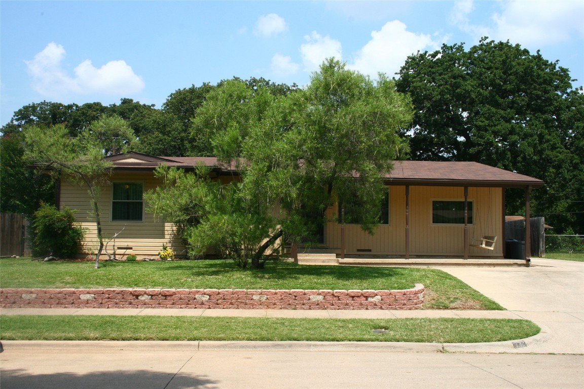 537 Buena Vista Drive Hurst TX 76053