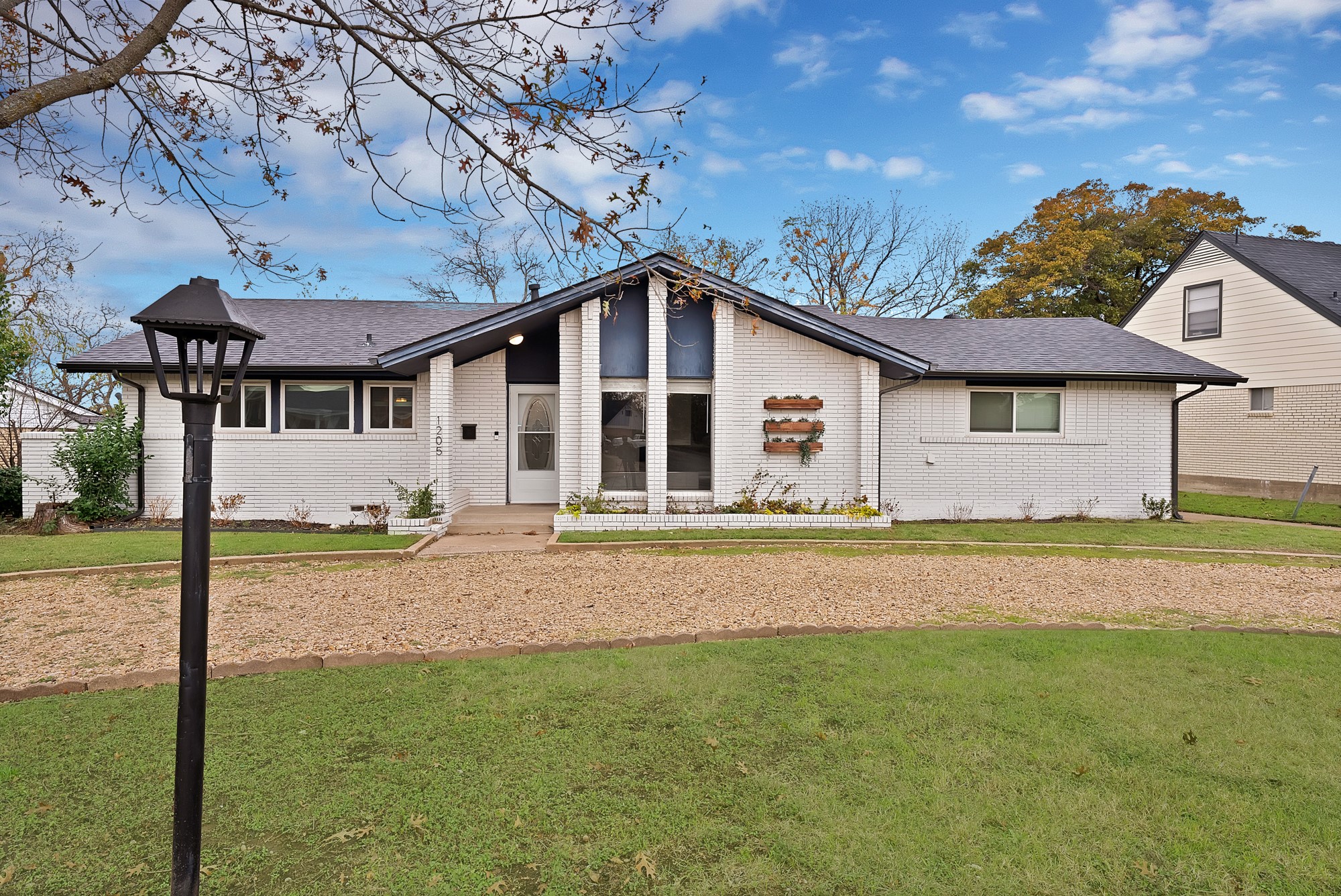 1205 Golden Trophy Drive Dallas TX 75232