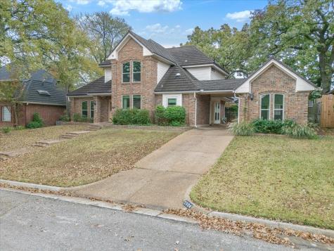 2004 Misty Creek Drive Arlington TX 76017