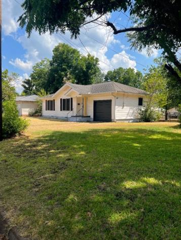 305 6th Street Palestine TX 75803