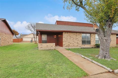 1711 Creekview Drive Glenn Heights TX 75154