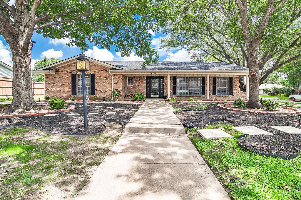 4300 Barcelona Drive Fort Worth TX 76133