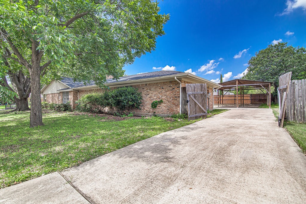 4300 Barcelona Drive Fort Worth TX 76133