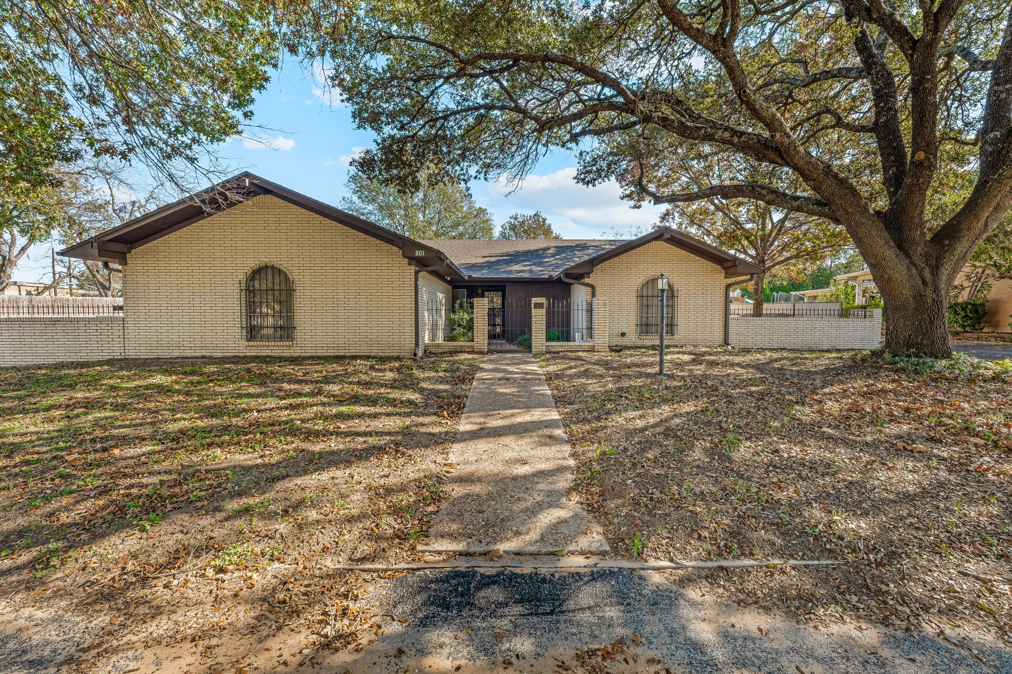 801 S Texas Street De Leon TX 76444