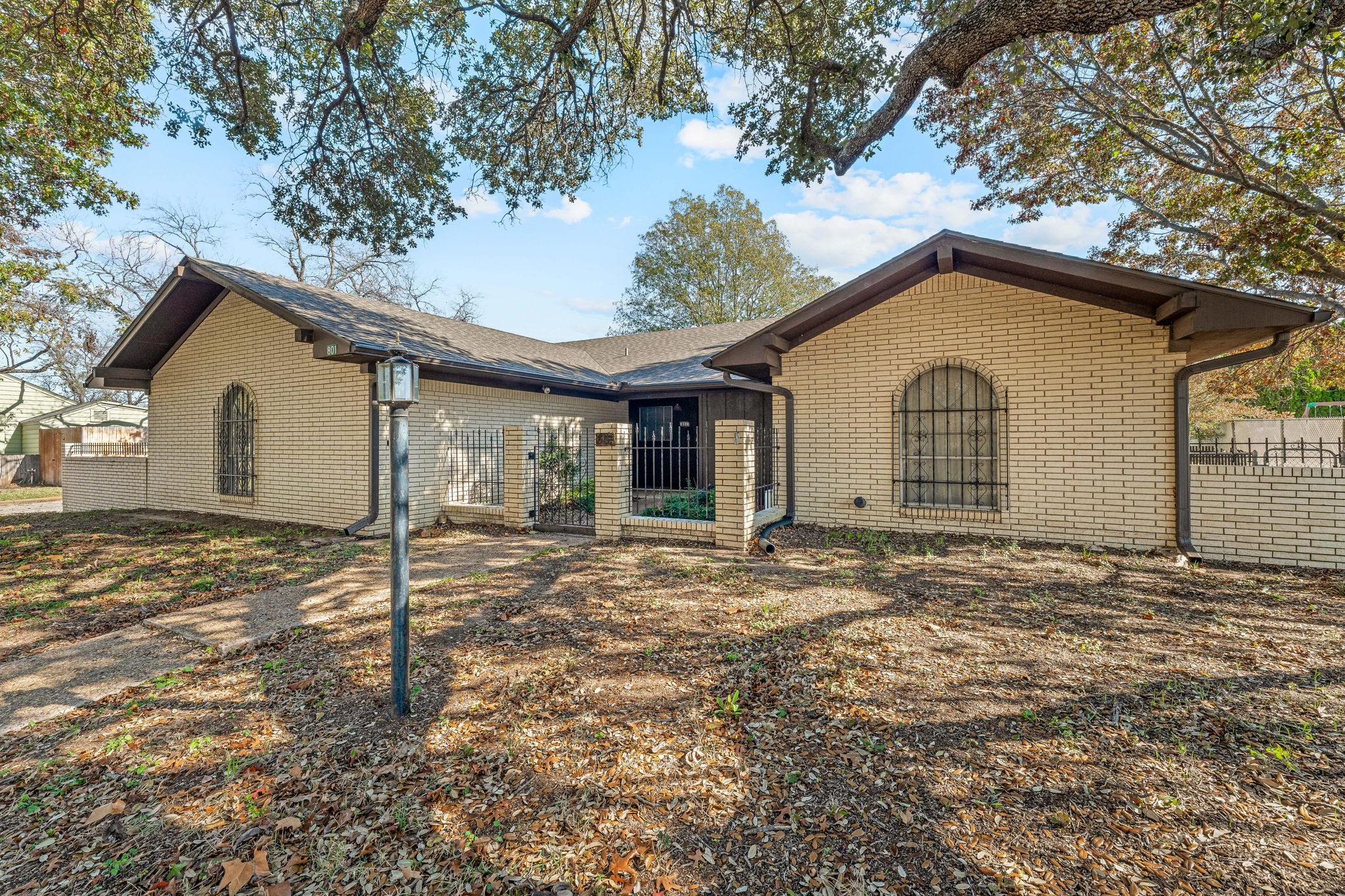 801 S Texas Street De Leon TX 76444