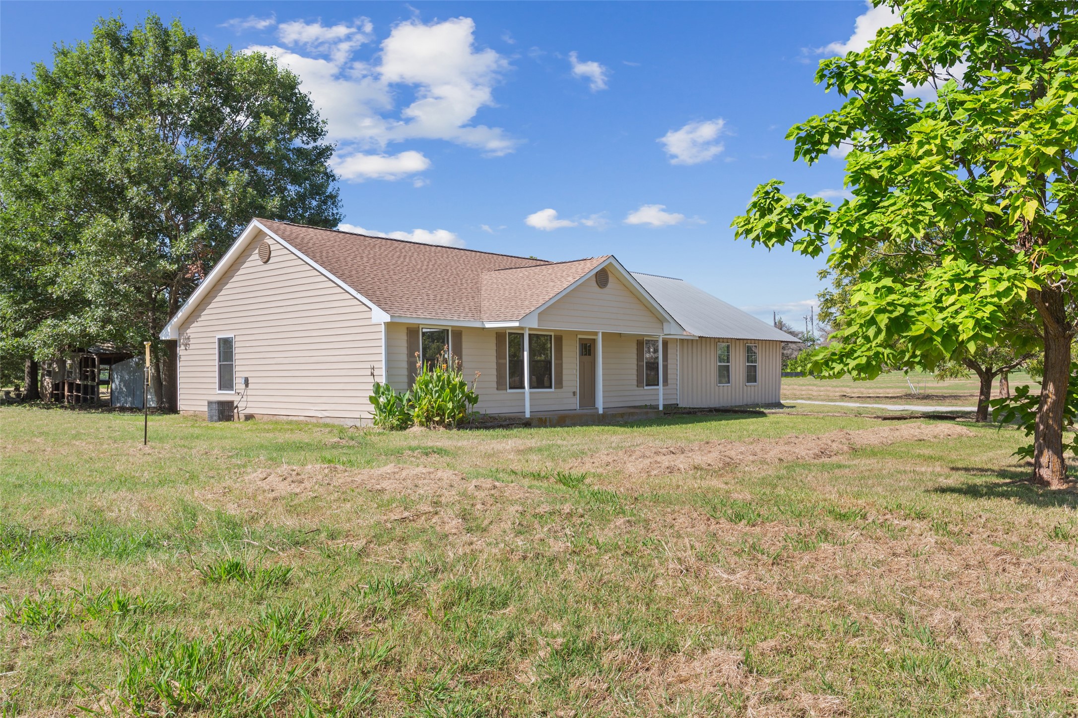 1833 W White Oak Road West TX 76691