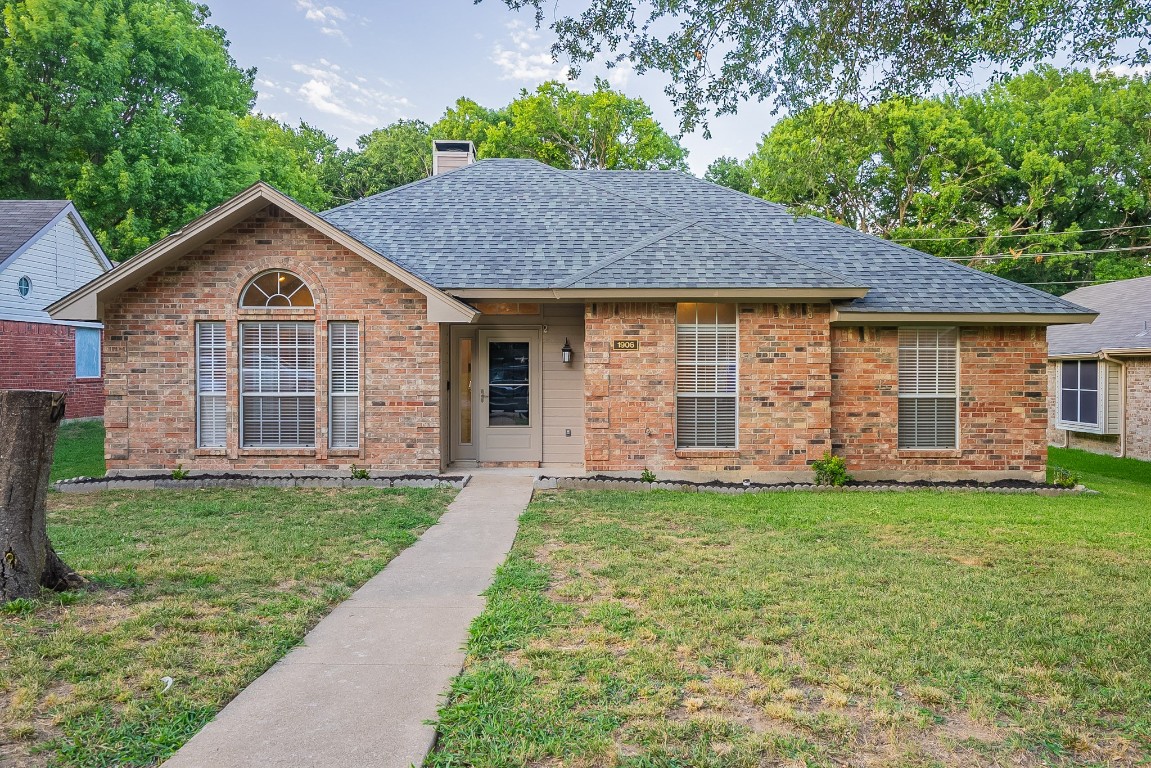 1906 Elm Creek Drive Garland TX 75040