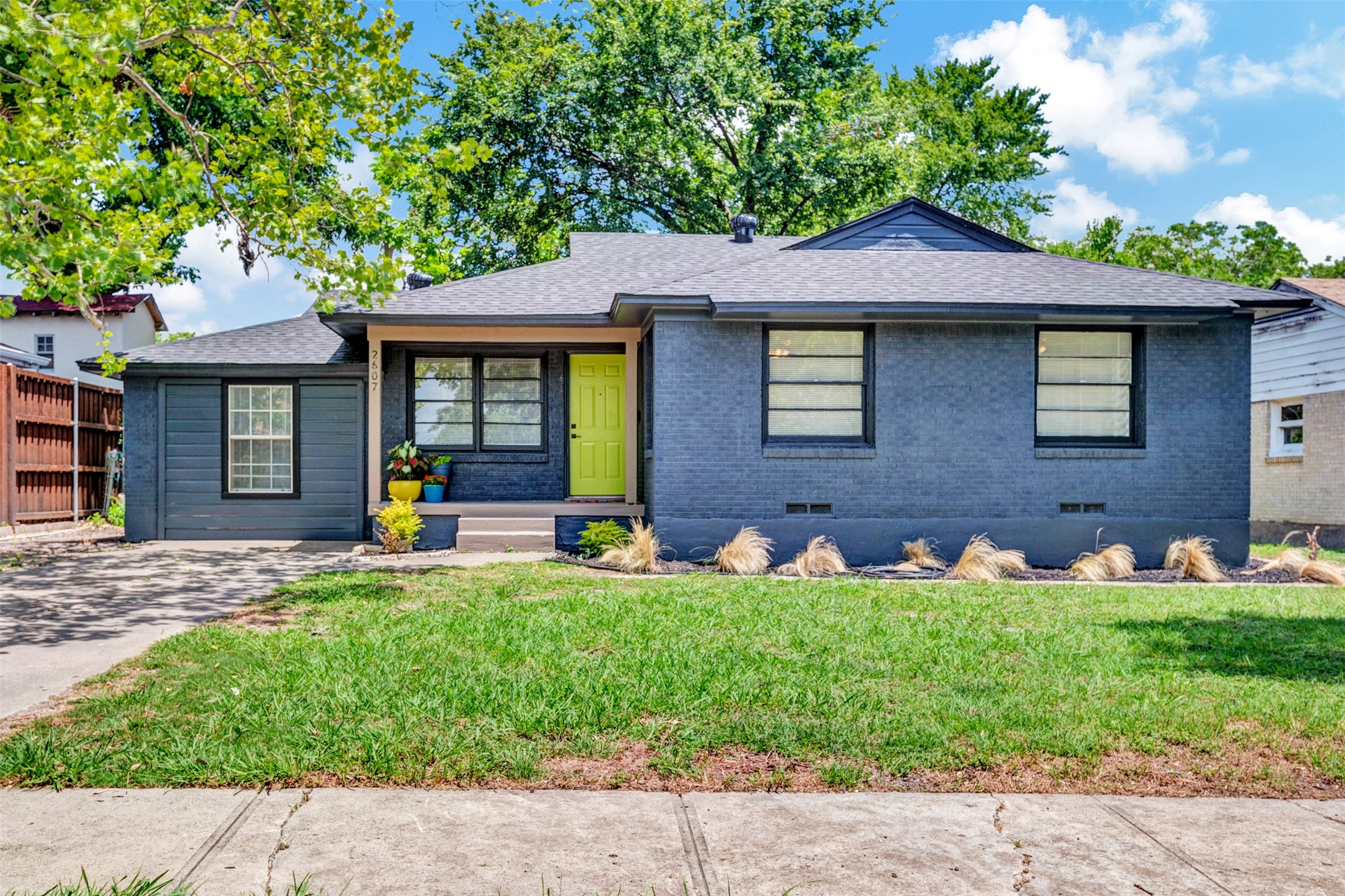 2607 Tisinger Avenue Dallas TX 75228