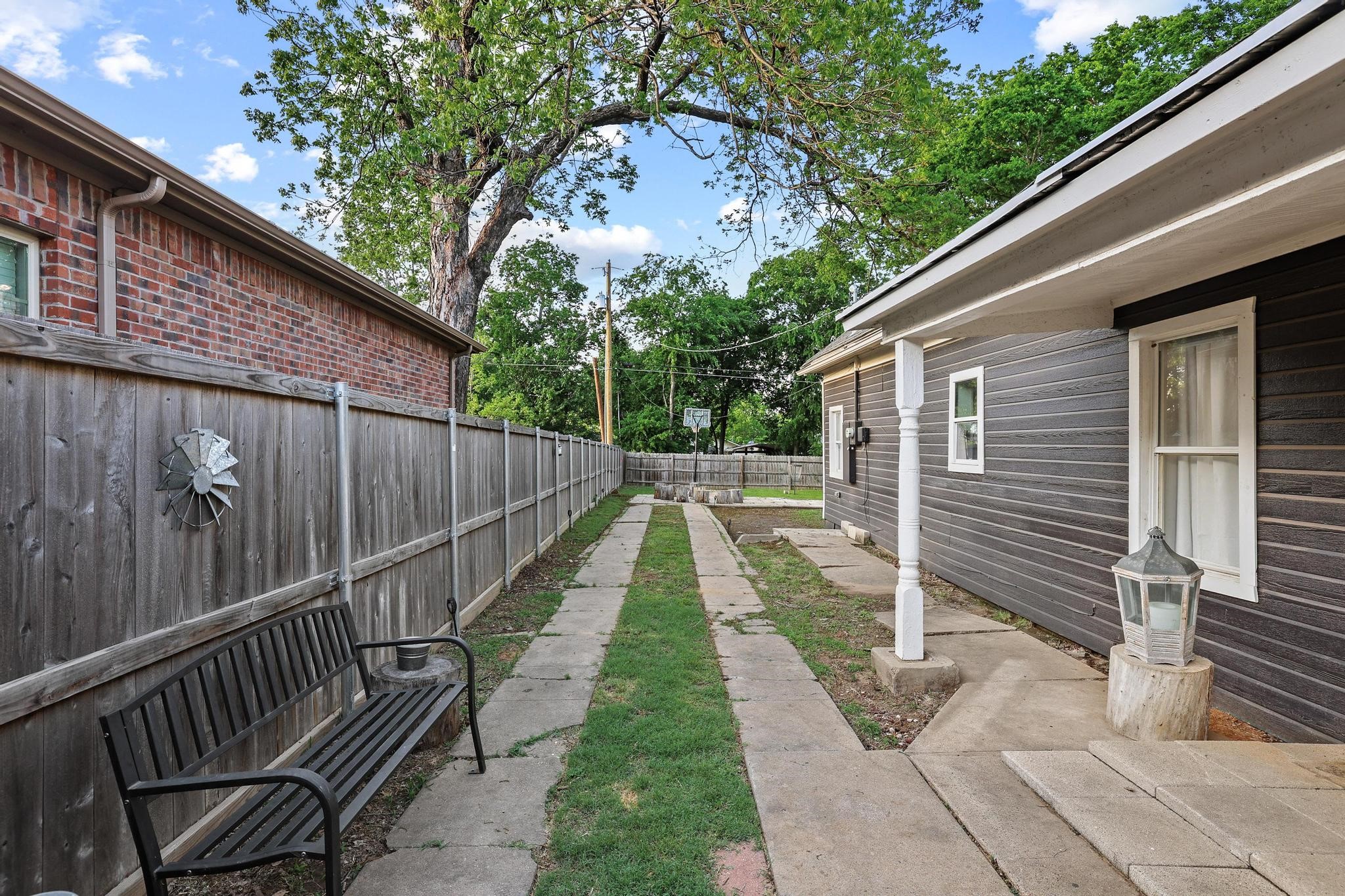 113 W Morton Street Denison TX 75021