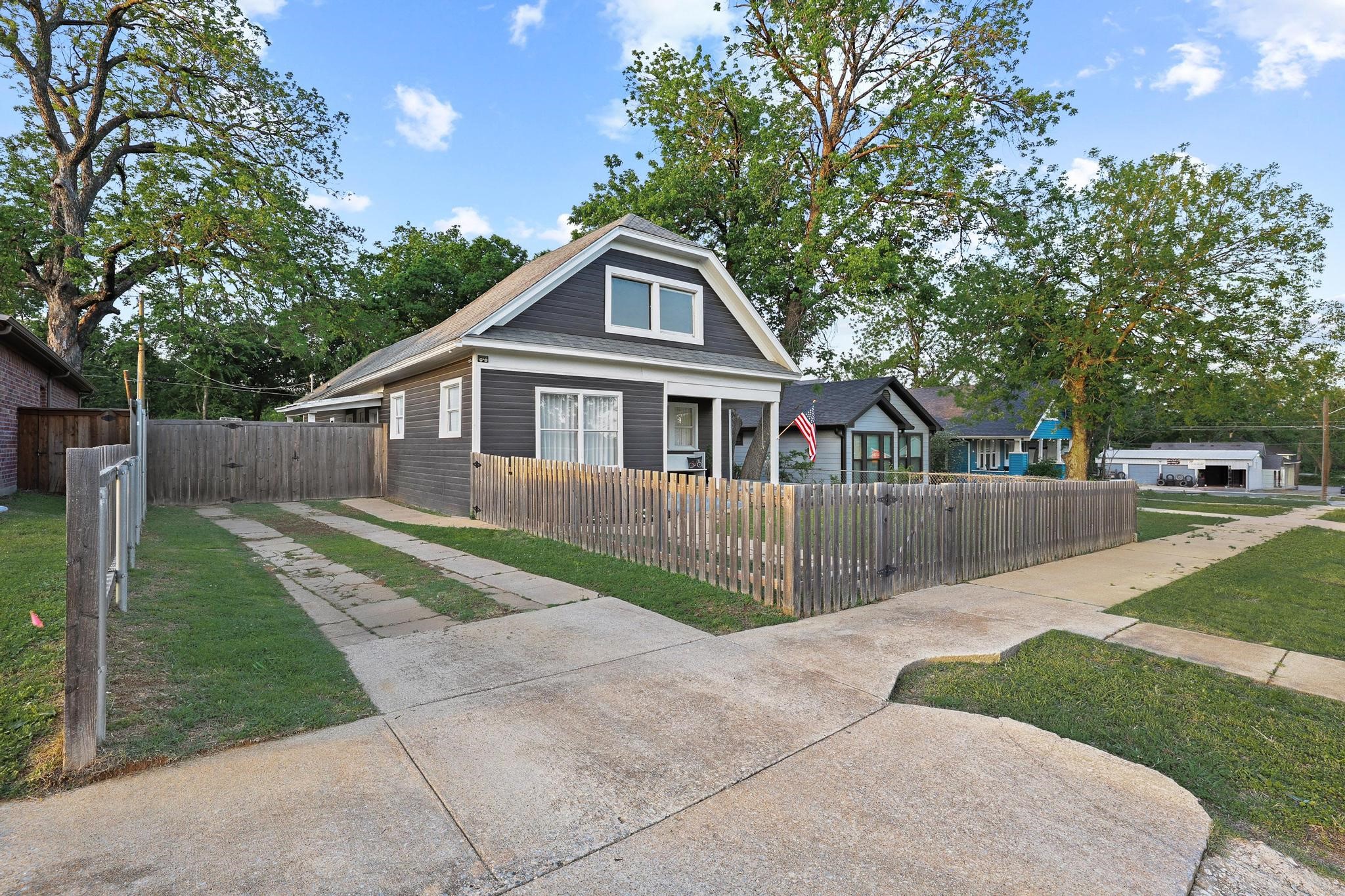 113 W Morton Street Denison TX 75021