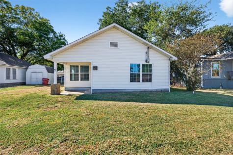 210 S Vine Street Savoy TX 75479