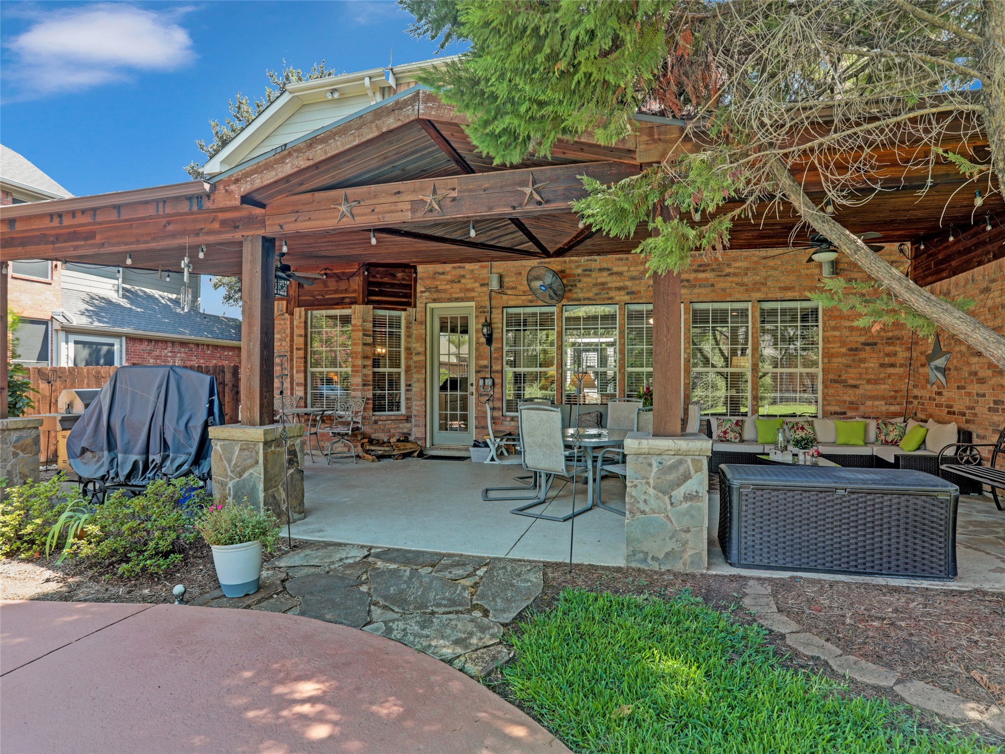 2017 Country Brook Lane Allen TX 75002
