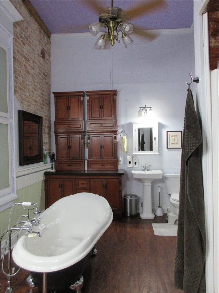 201 Live Oak Street Marlin TX 76661