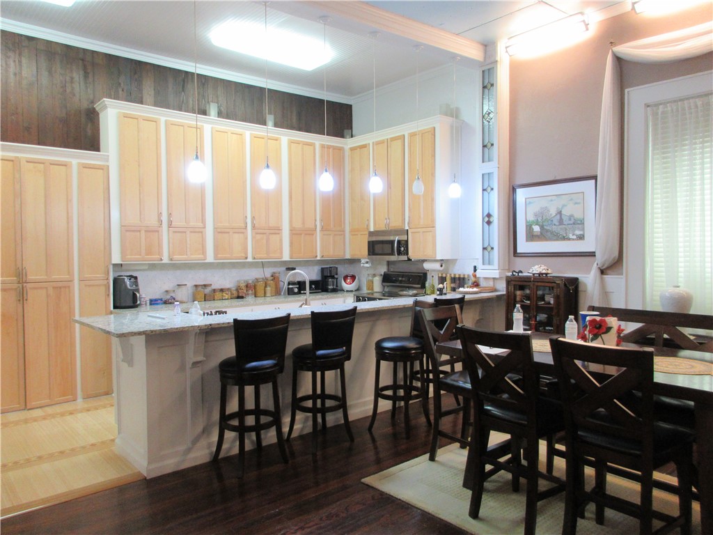 201 Live Oak Street Marlin TX 76661