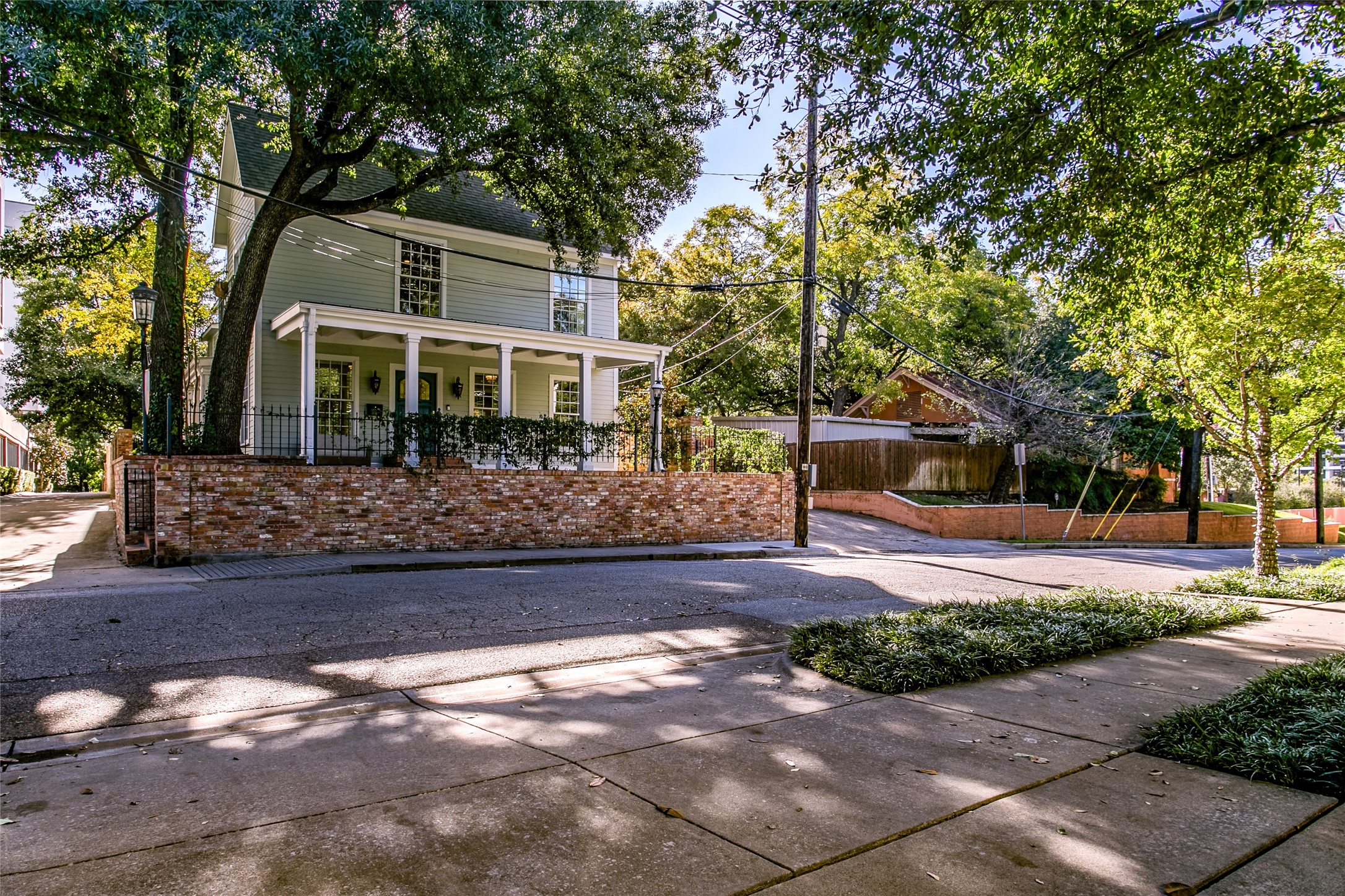 2916 Sale Street Dallas TX 75219