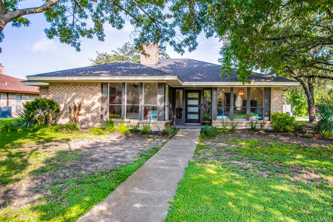 1800 Yorkstown Drive Ennis TX 75119