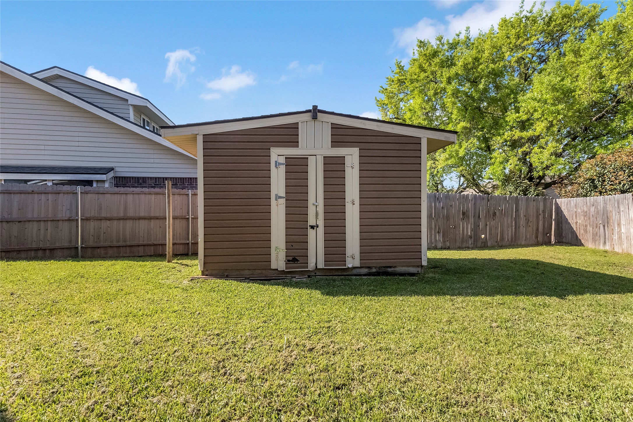 2405 Thistle Court Euless TX 76039