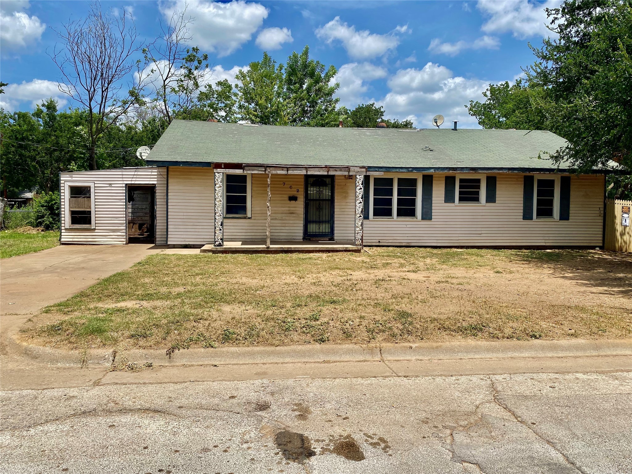 702 SW 16th Street Mineral Wells TX 76067