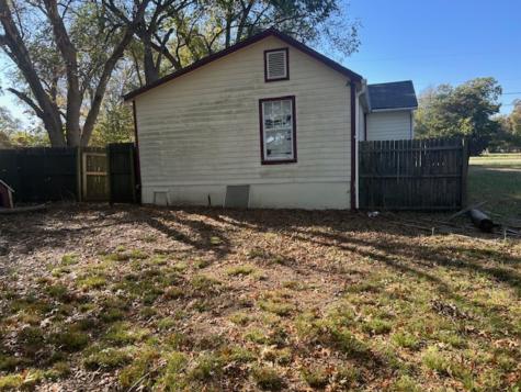 307 S Jernigan Street Bells TX 75414