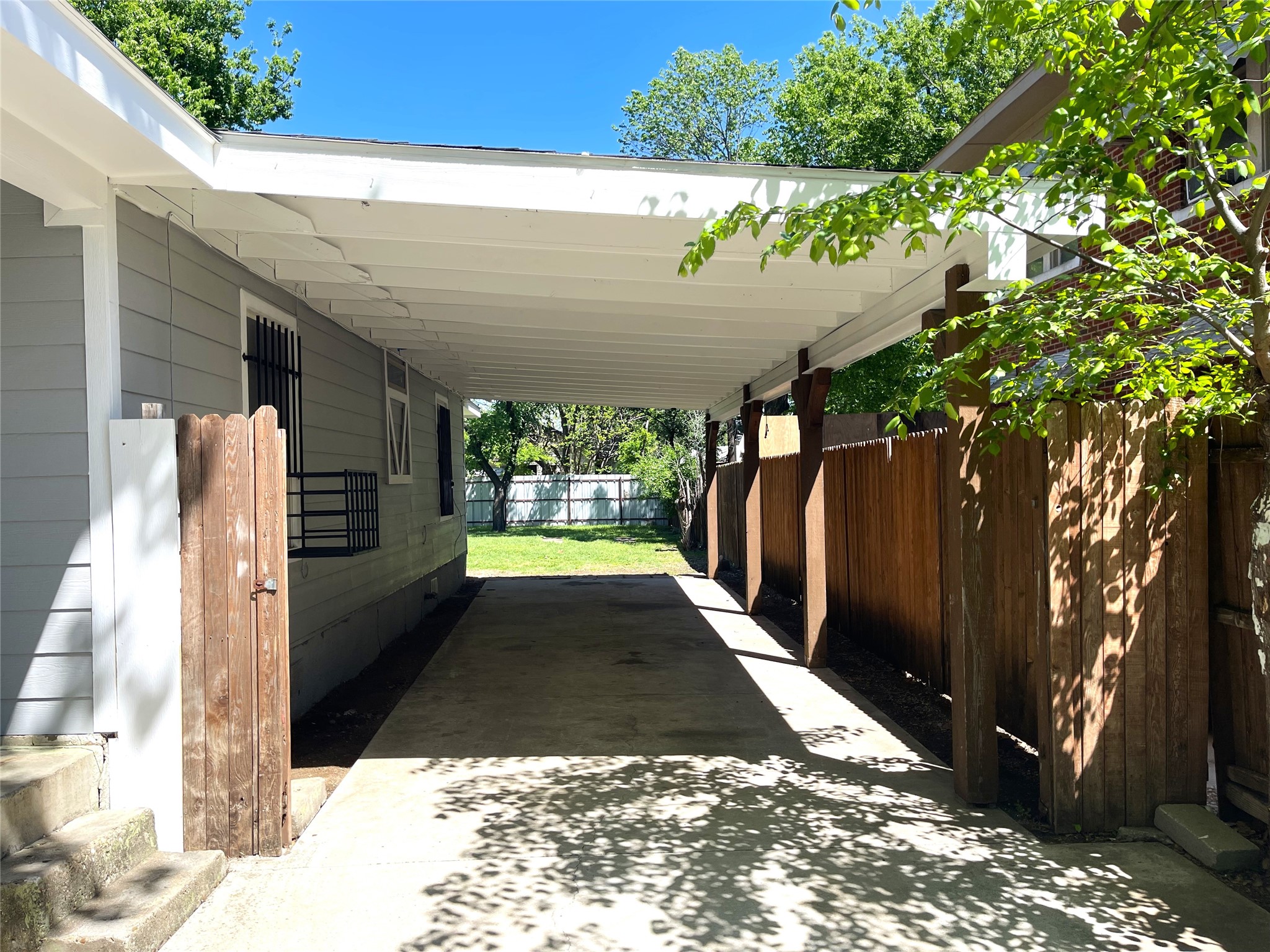 3537 Avenue I Fort Worth TX 76105