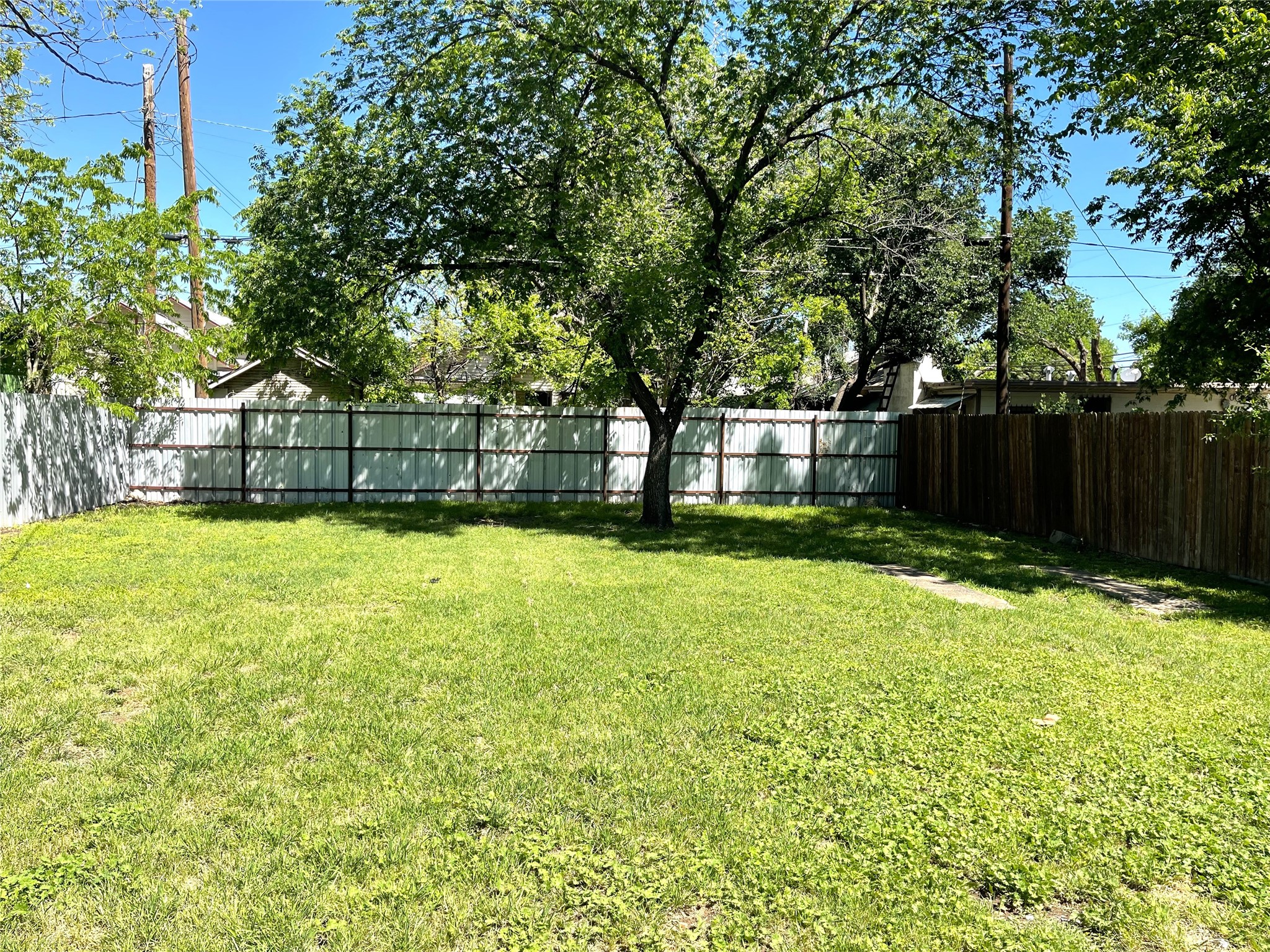 3537 Avenue I Fort Worth TX 76105