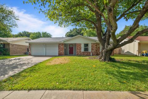566 W Ferndale Lane Grand Prairie TX 75052