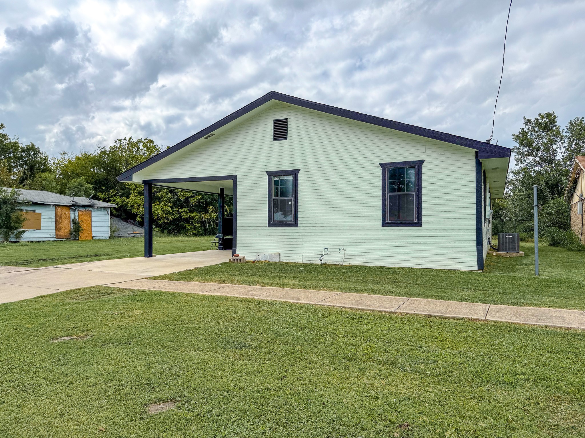 1112 E 13th Avenue Corsicana TX 75110