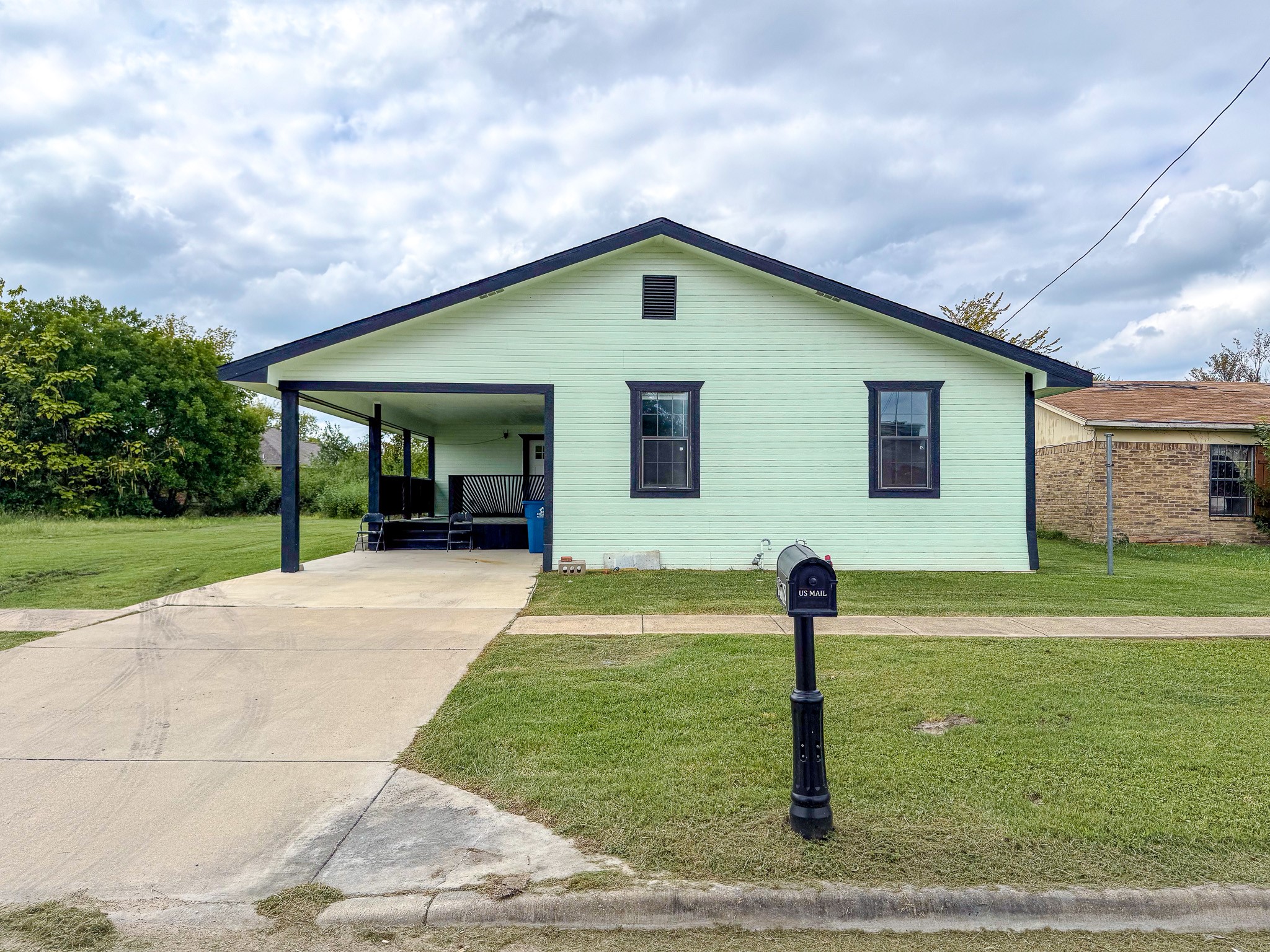 1112 E 13th Avenue Corsicana TX 75110