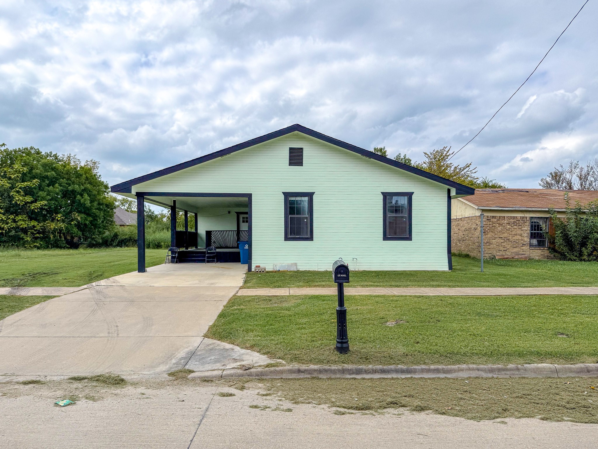 1112 E 13th Avenue Corsicana TX 75110