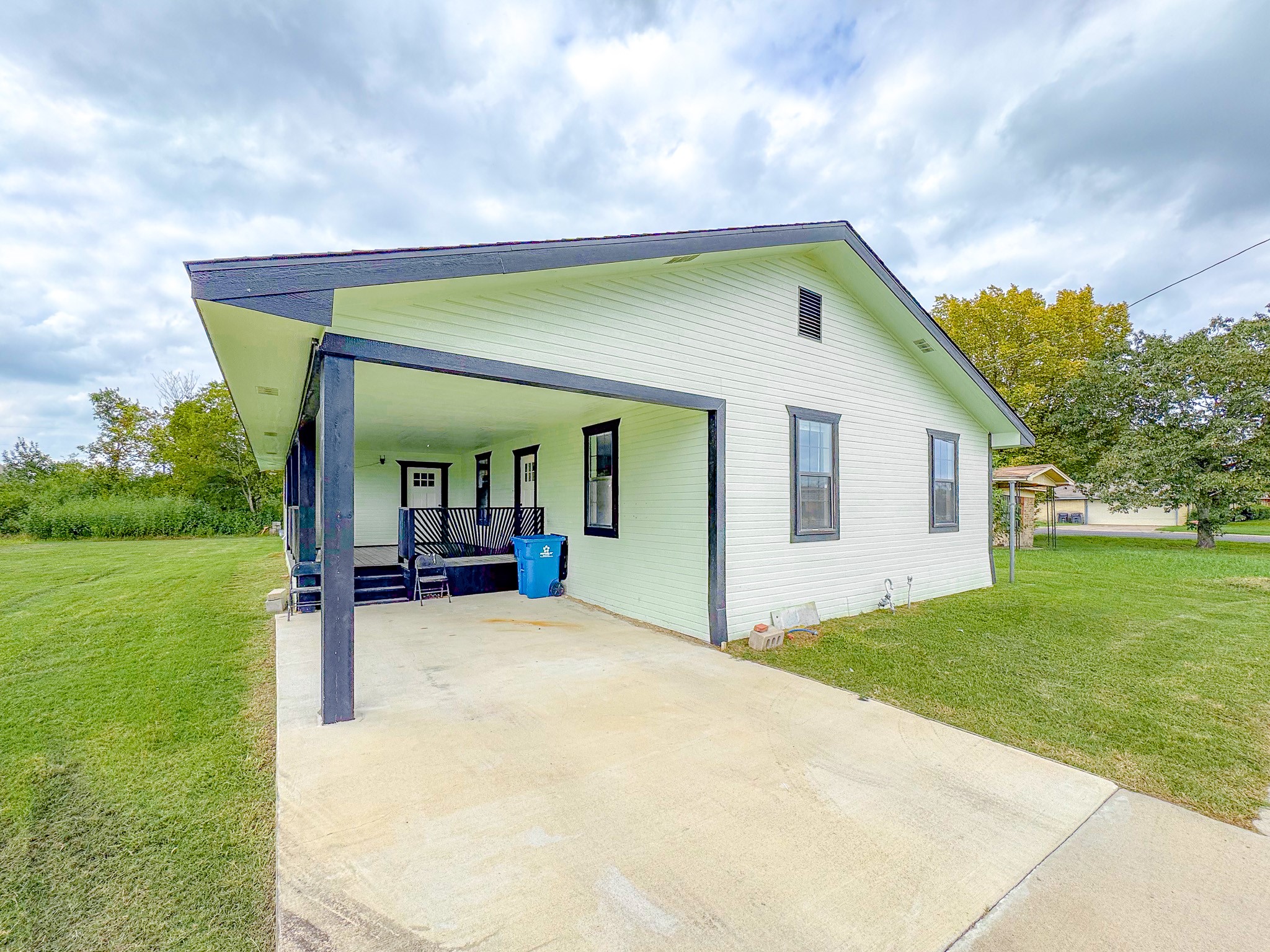 1112 E 13th Avenue Corsicana TX 75110