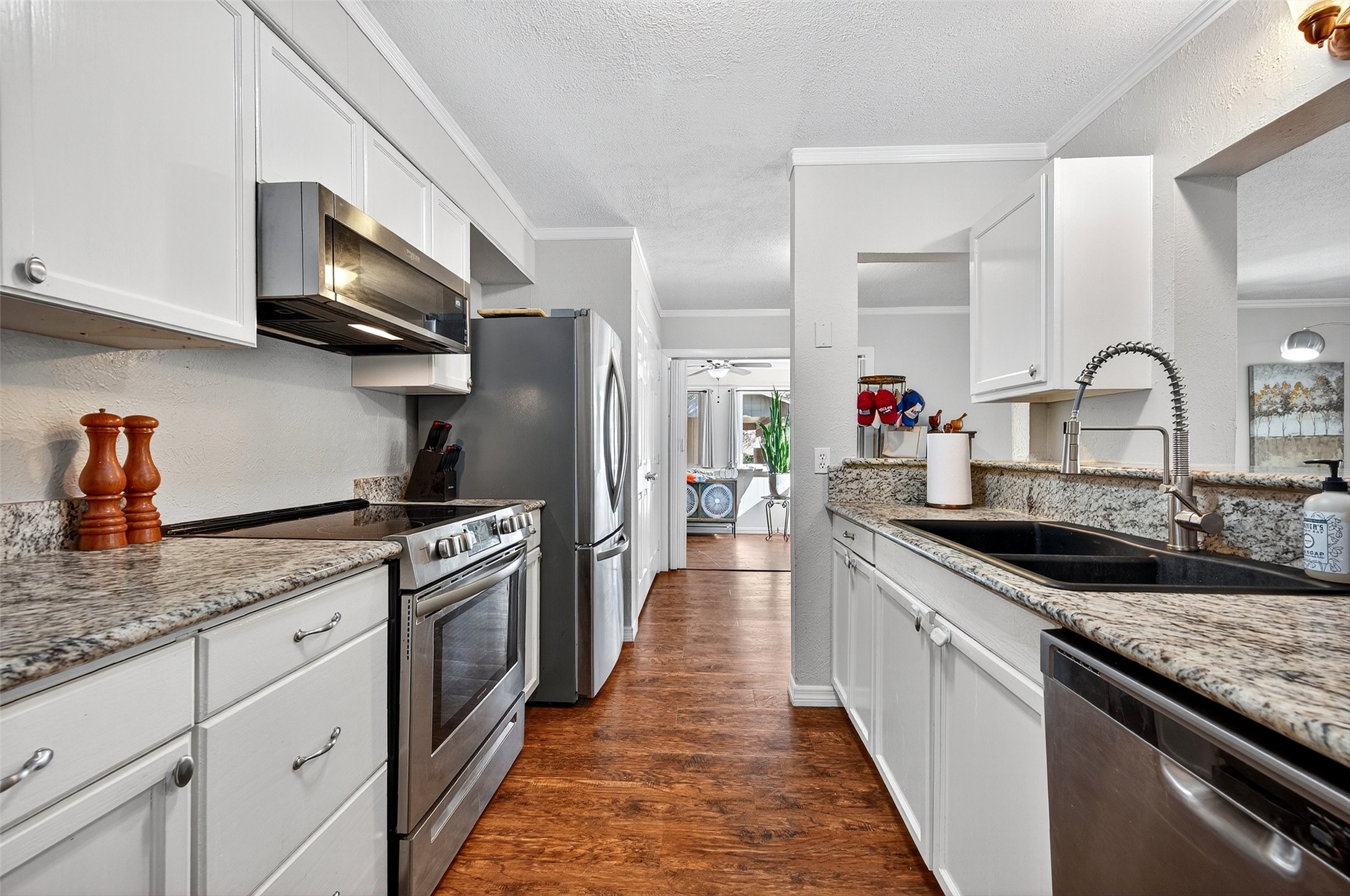 329 Comanche Drive Lake Kiowa TX 76240