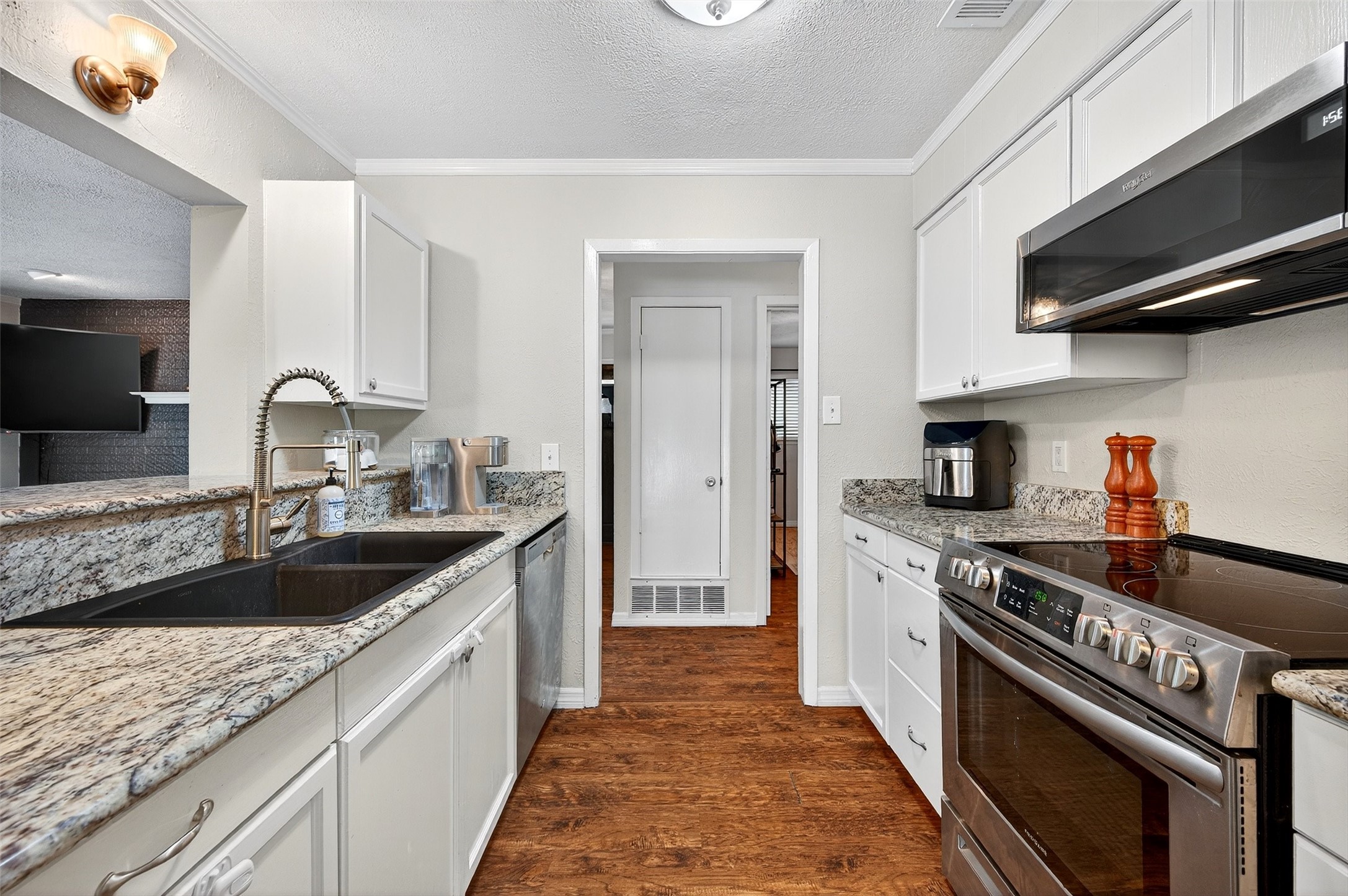 329 Comanche Drive Lake Kiowa TX 76240