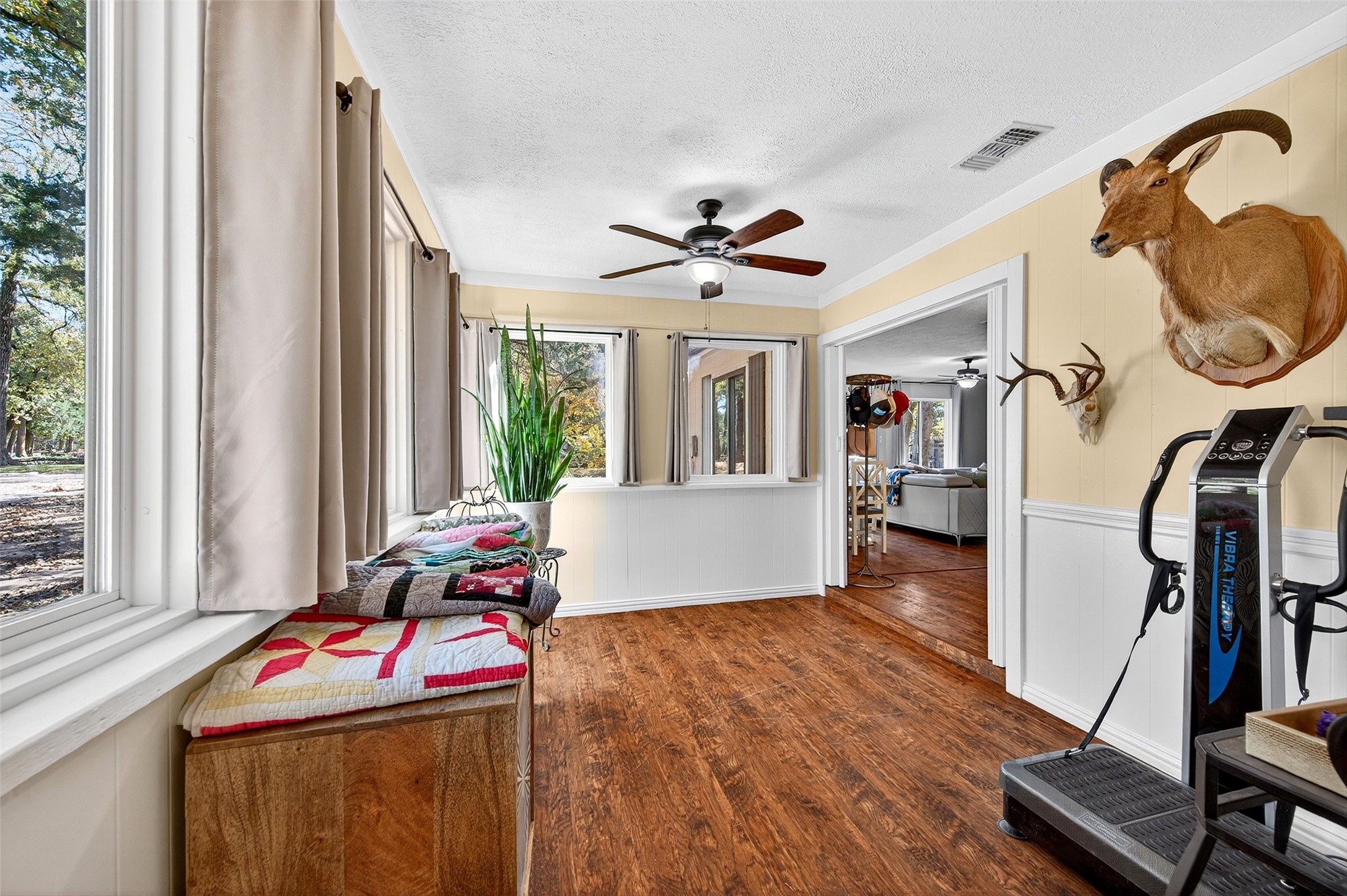 329 Comanche Drive Lake Kiowa TX 76240
