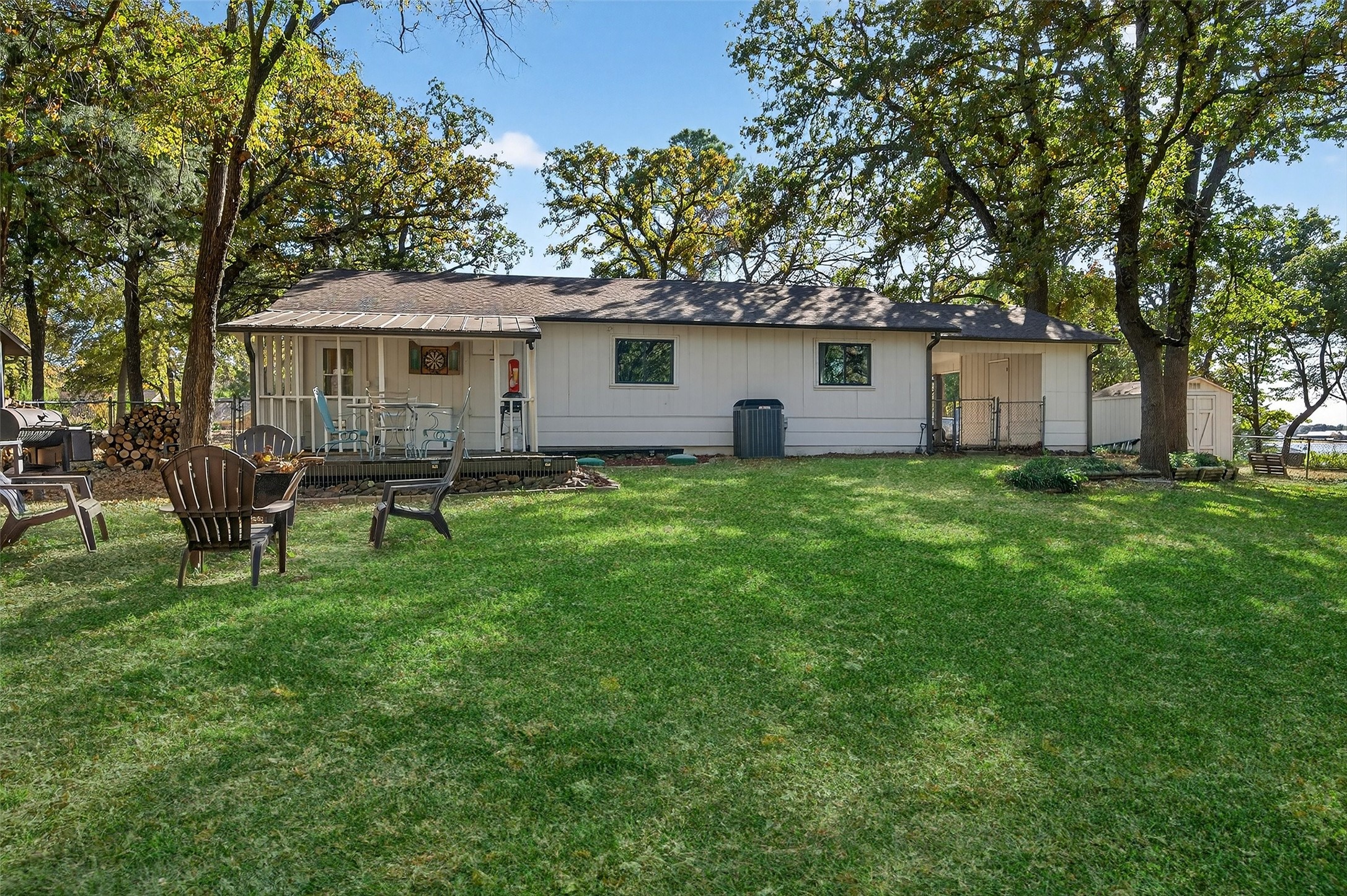 329 Comanche Drive Lake Kiowa TX 76240