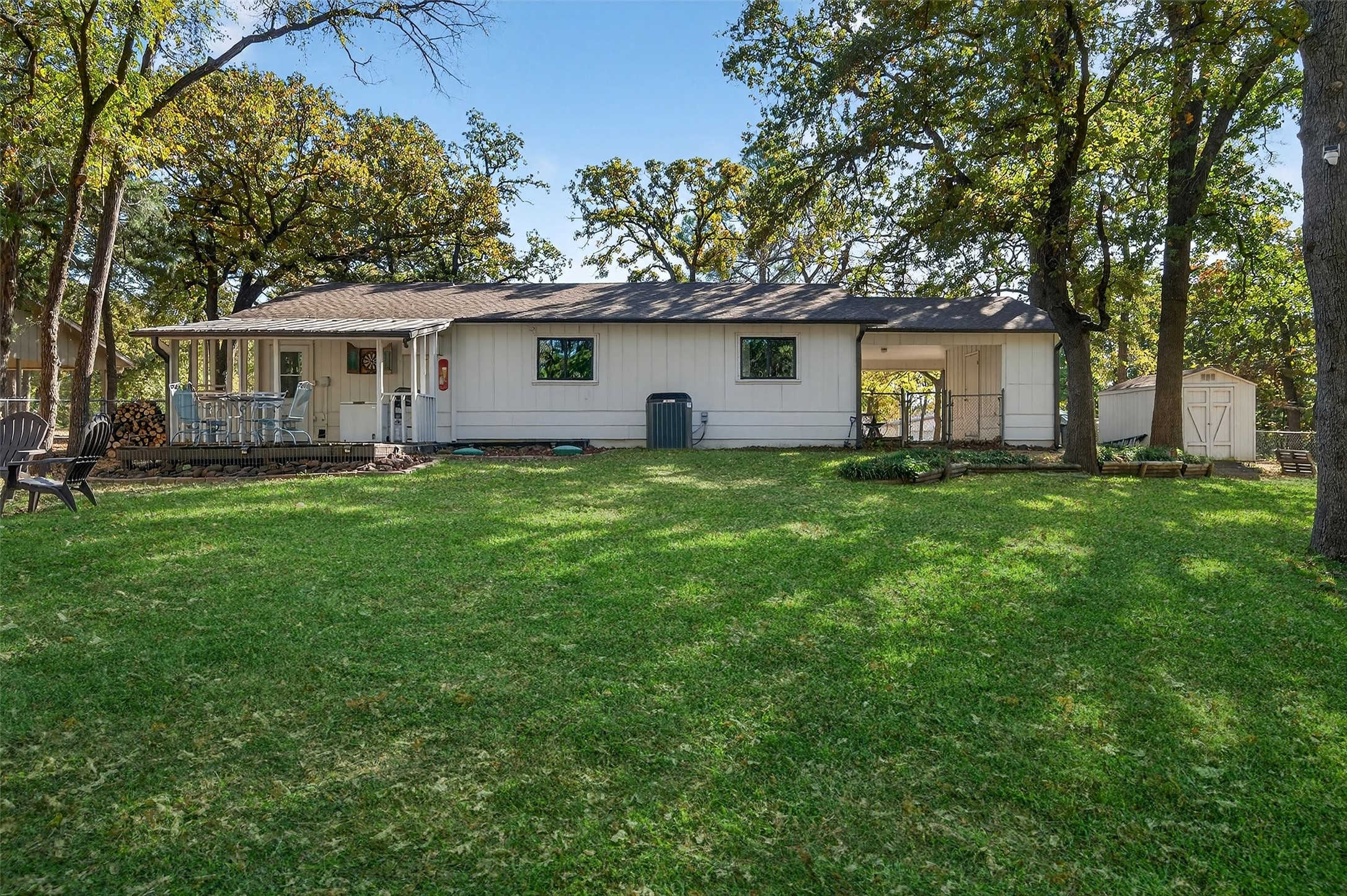 329 Comanche Drive Lake Kiowa TX 76240