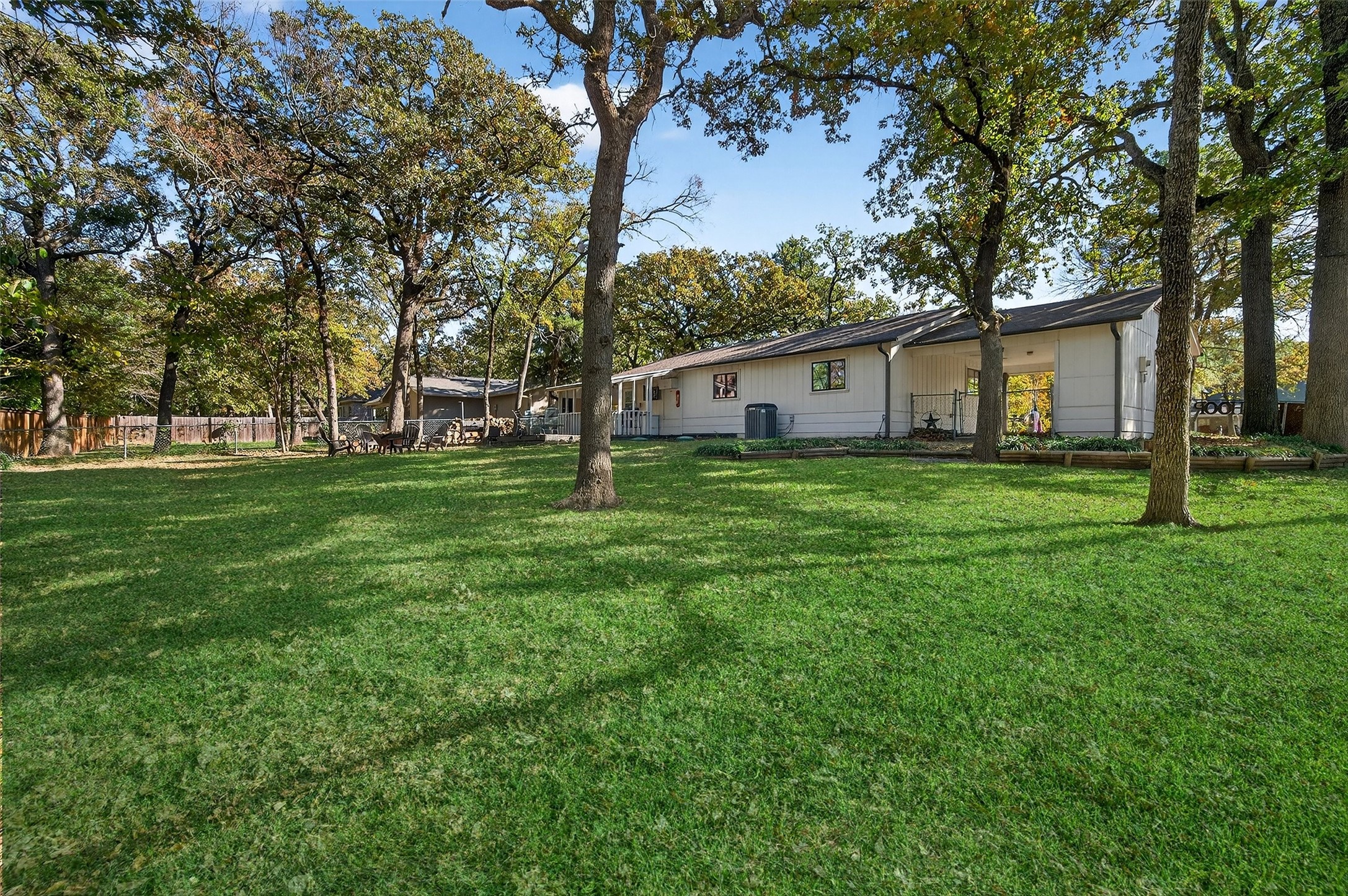 329 Comanche Drive Lake Kiowa TX 76240