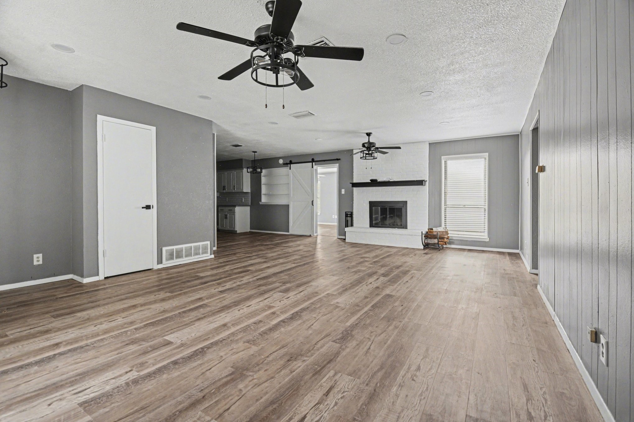 1629 Brent Court Grand Prairie TX 75051