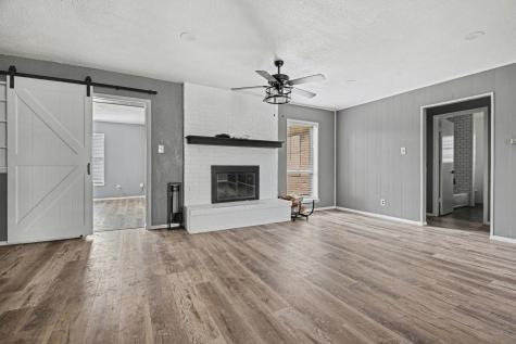 1629 Brent Court Grand Prairie TX 75051