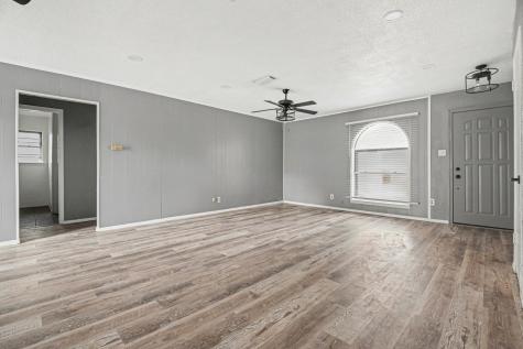 1629 Brent Court Grand Prairie TX 75051