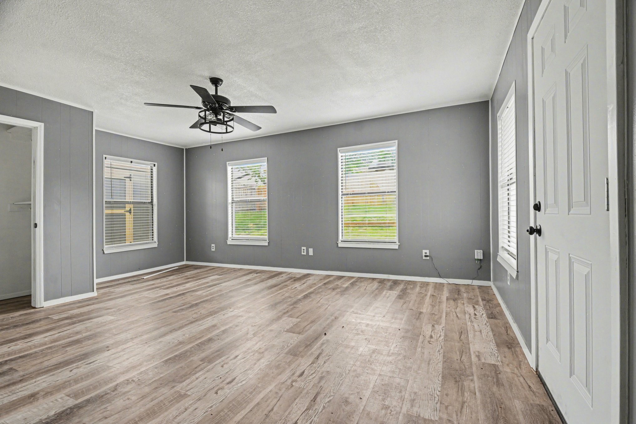 1629 Brent Court Grand Prairie TX 75051