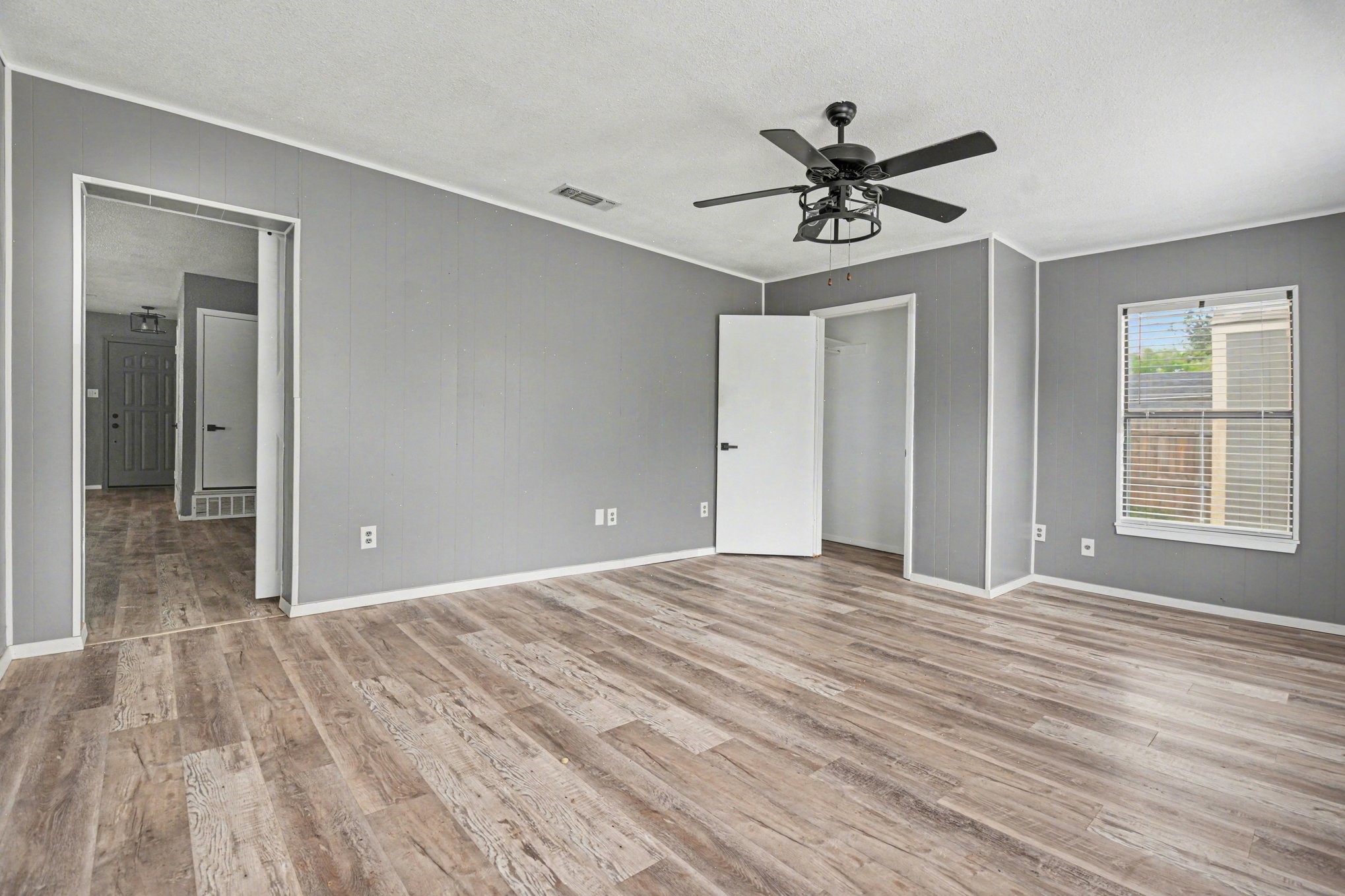 1629 Brent Court Grand Prairie TX 75051