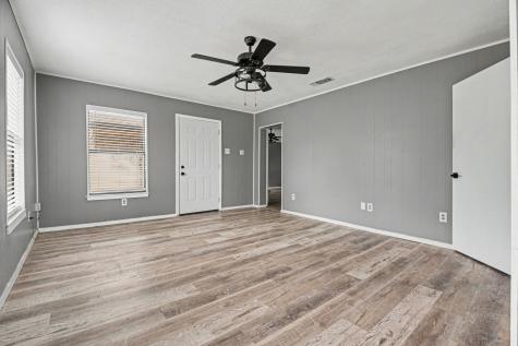 1629 Brent Court Grand Prairie TX 75051