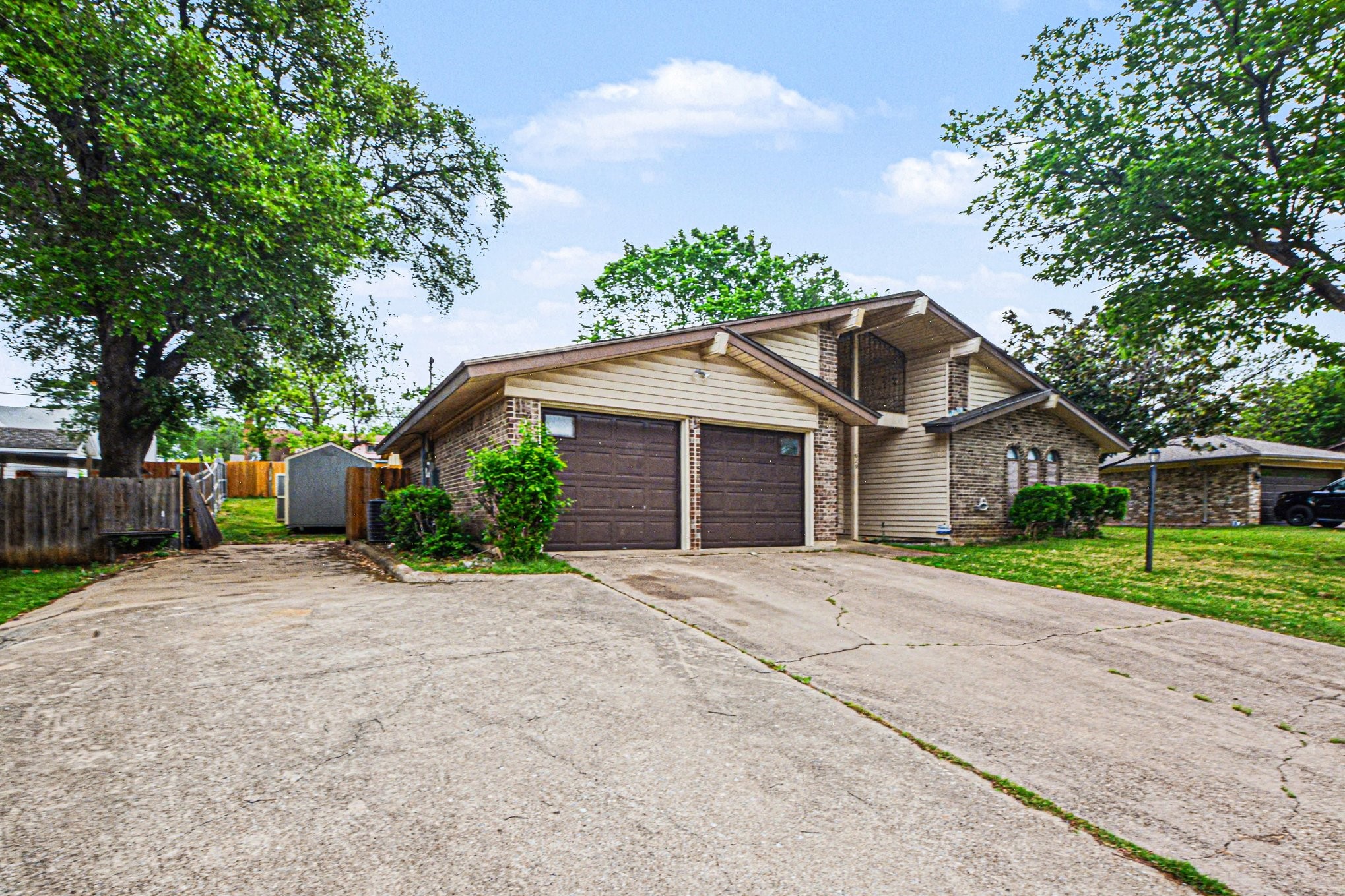 1629 Brent Court Grand Prairie TX 75051