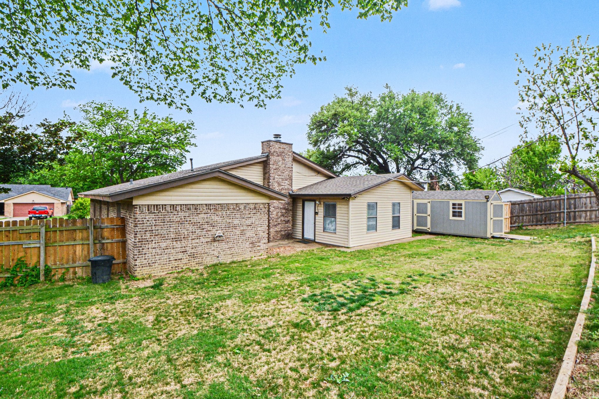 1629 Brent Court Grand Prairie TX 75051