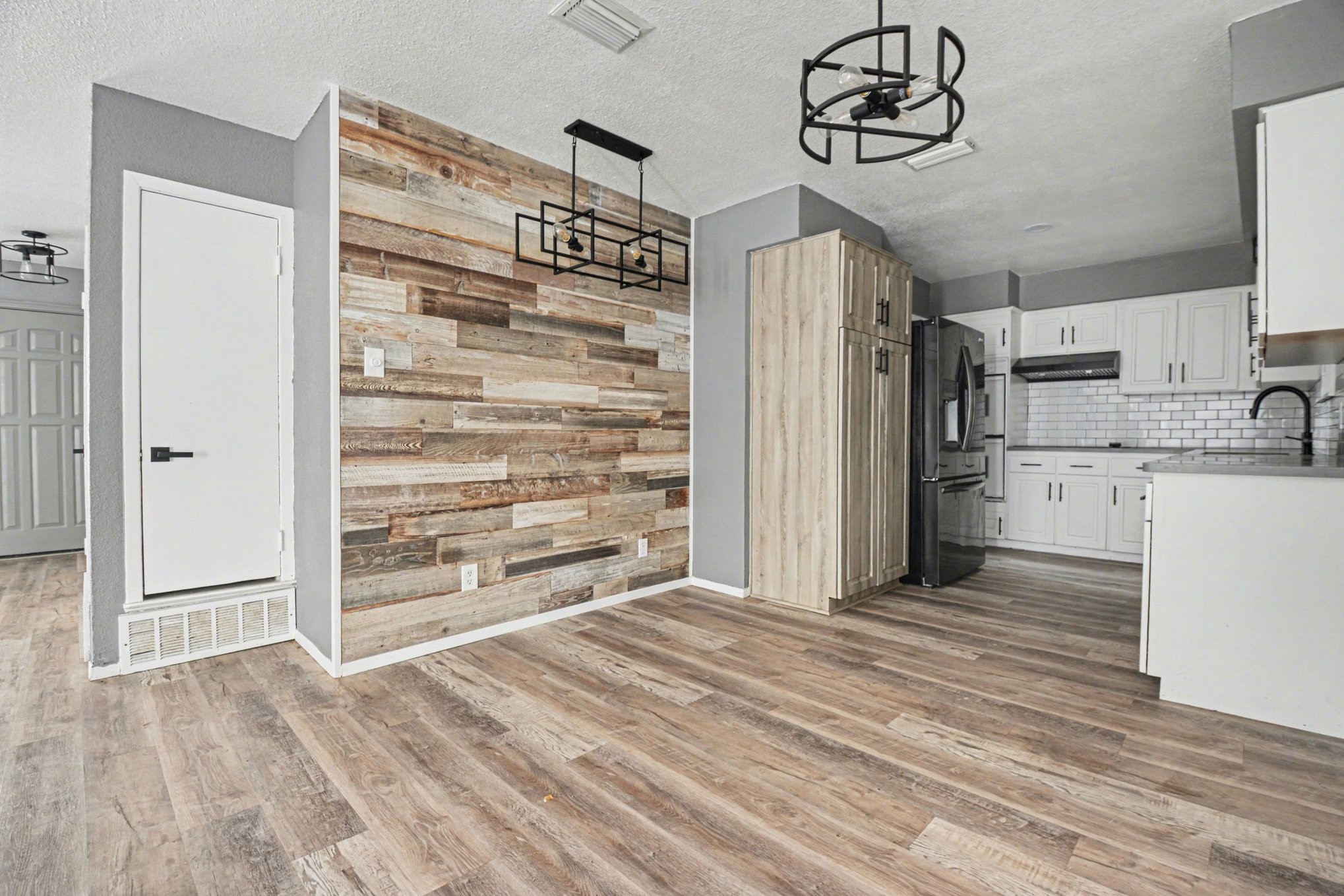 1629 Brent Court Grand Prairie TX 75051