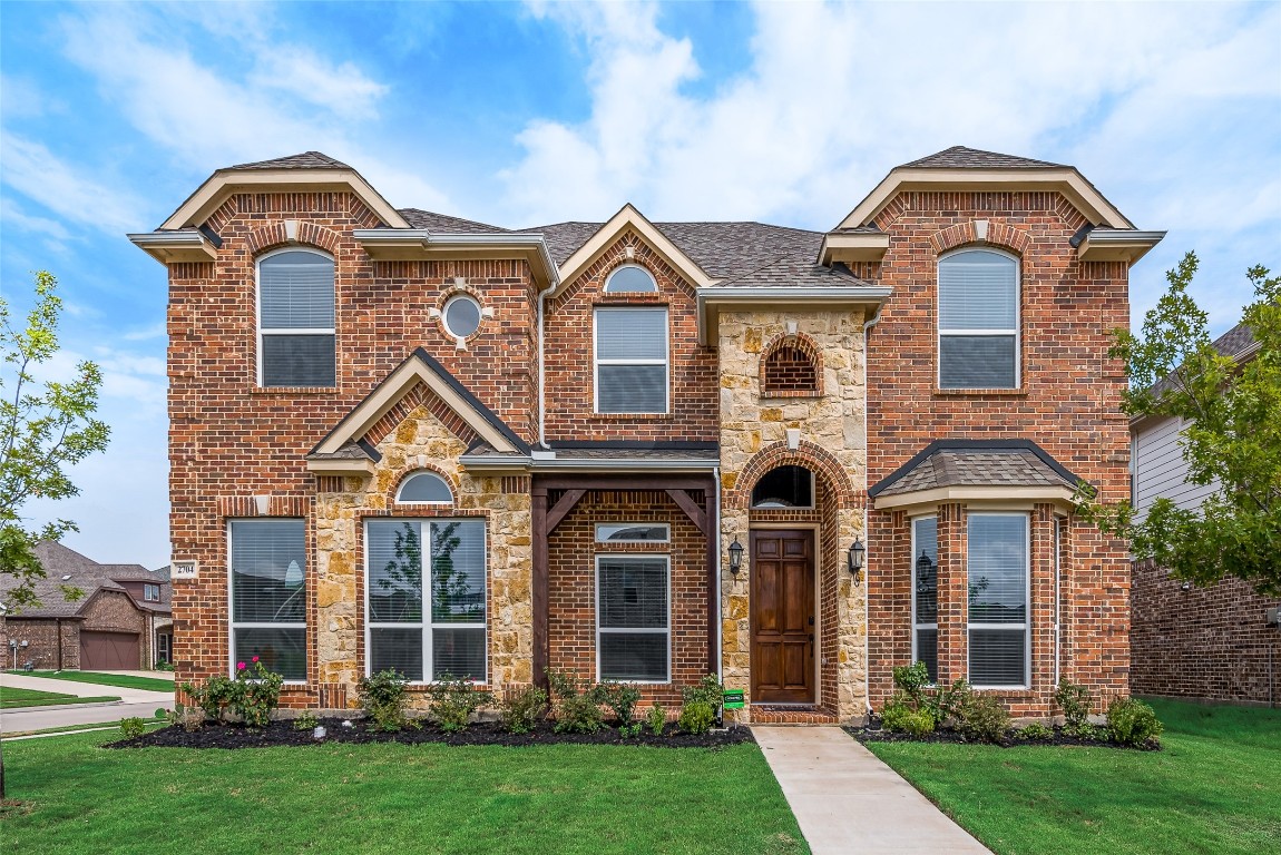 2704 Bonita Drive Grand Prairie TX 75054