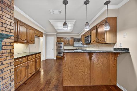 100 Castle Court Irving TX 75038