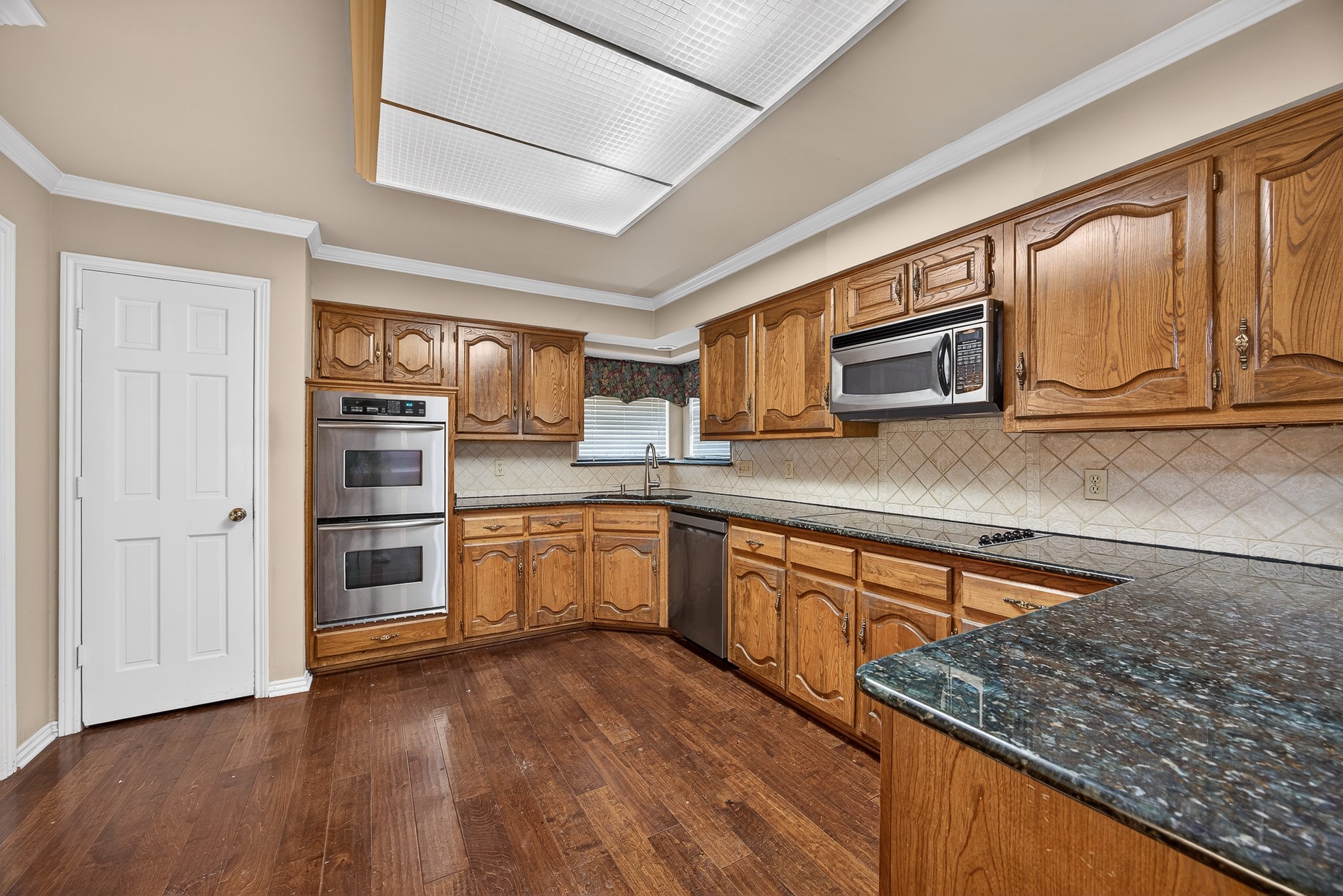 100 Castle Court Irving TX 75038