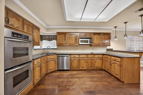 100 Castle Court Irving TX 75038